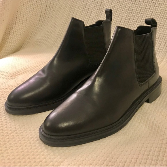 Topshop Shoes Nwot Topshop Black Leather Kiss Chelsea Boots